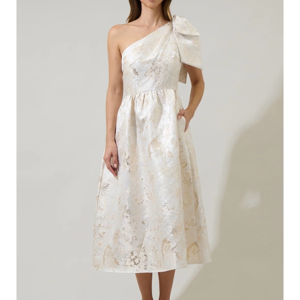Sugarlips One-Shoulder Floral Cream Dress